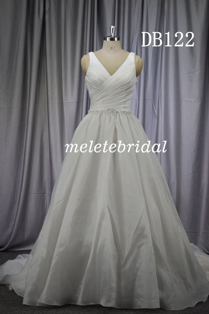 V neckline new arrival organza wedding dress