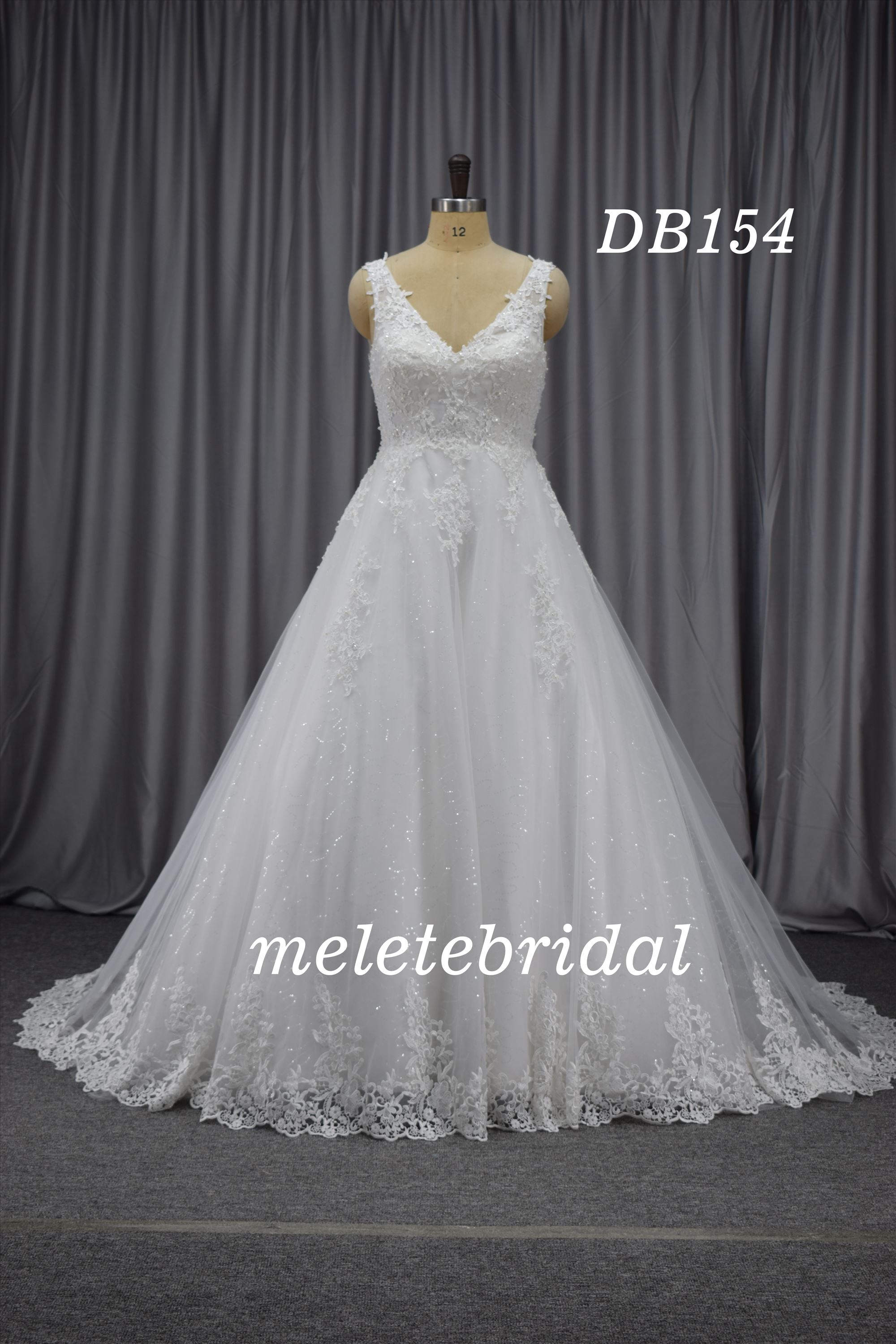 Lace design new arrival A line bridal gown