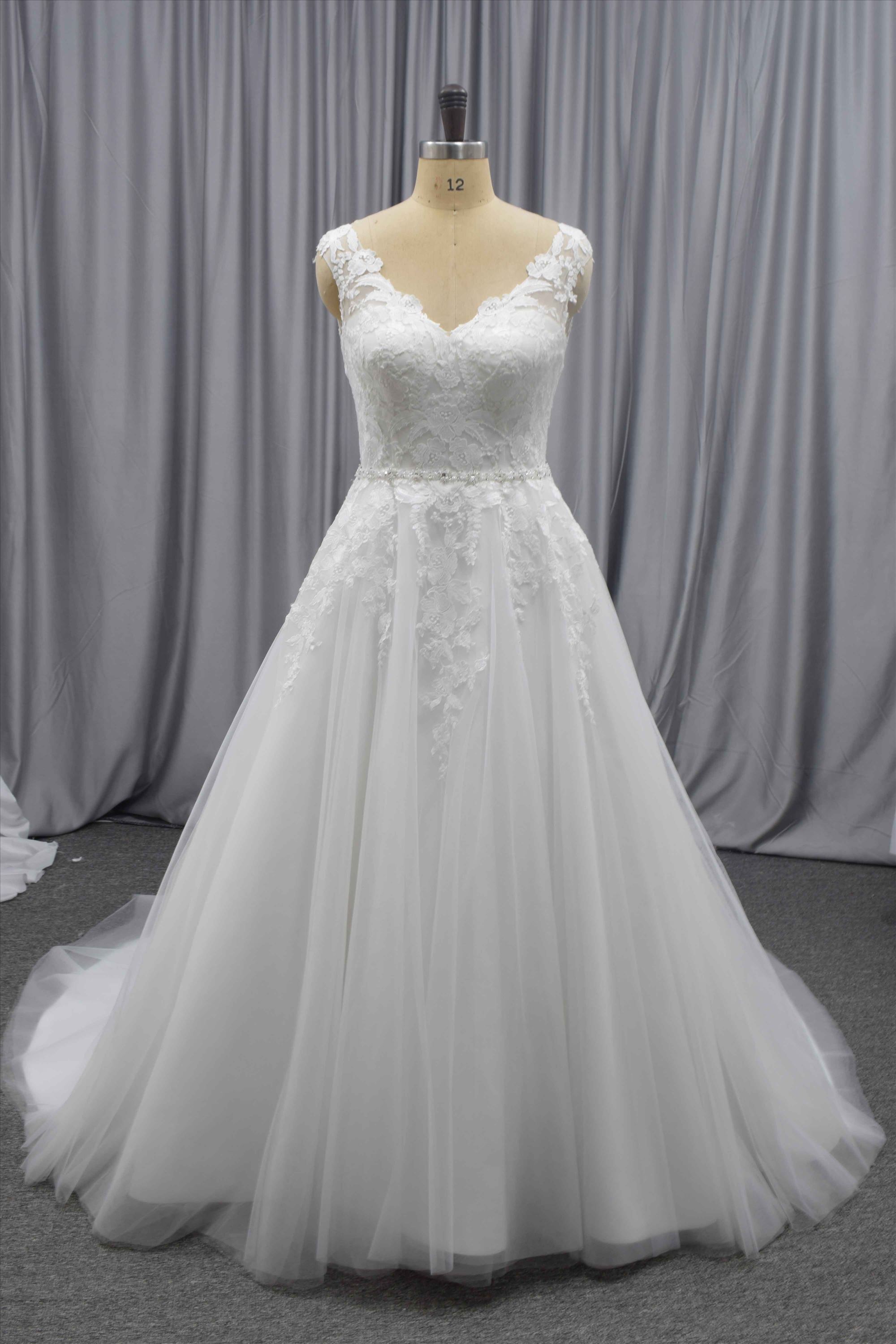 A line straps V neckline night back princess design wedding gown