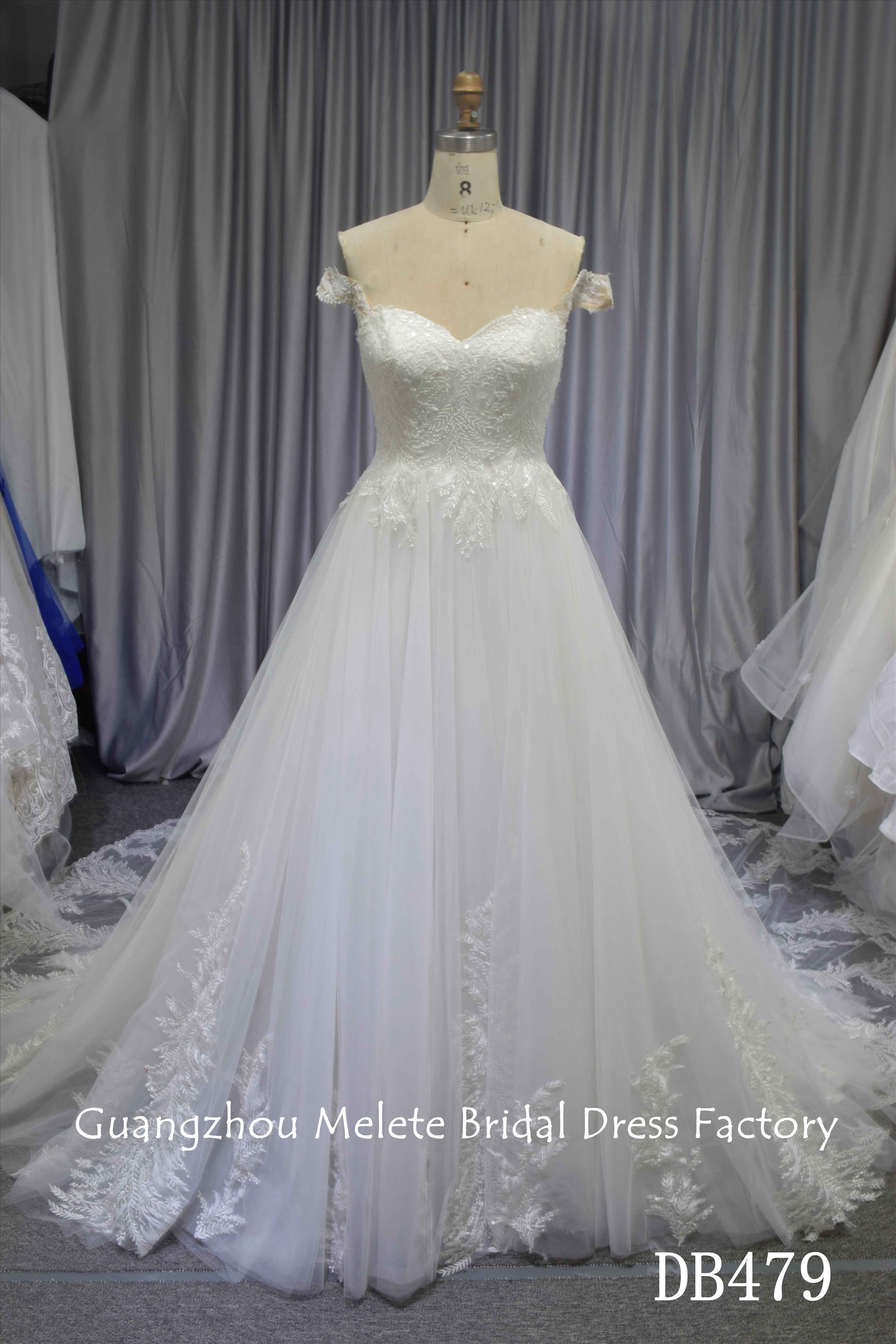 Elegant A line bridal gown with detachable lace train