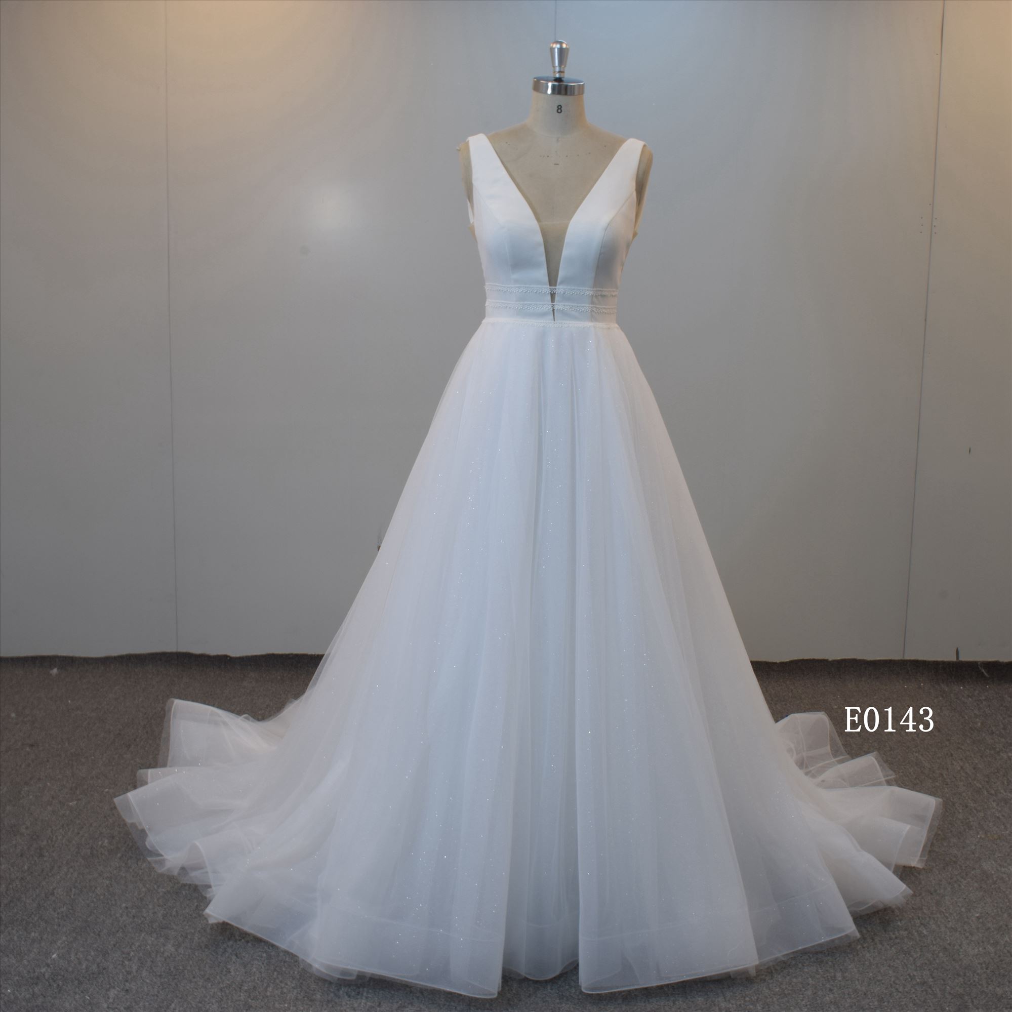 A-Line tulle Bridal Dress With  Spaghetti Straps Guangzhou Wedding Gown For Women