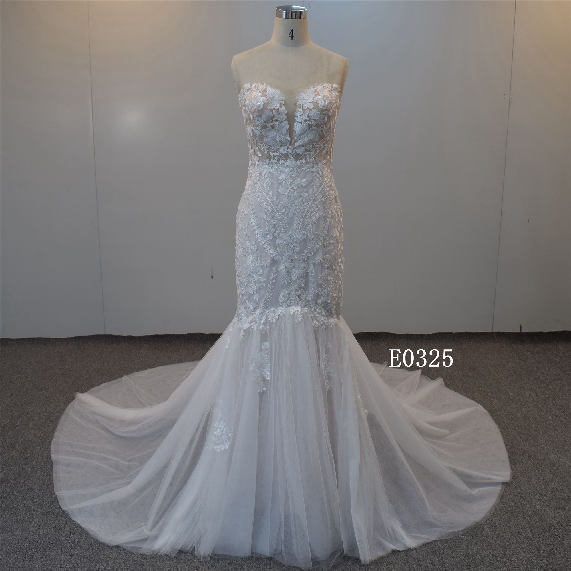 Sweetheart Neckline Wedding Gown Ivory Mermaid Bridal Dress