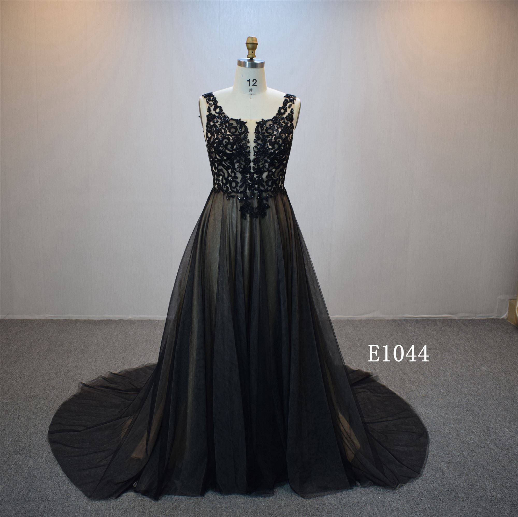 Lastest design A-line bridal dress guangzhou factory made elegant Black Lace bridal dress