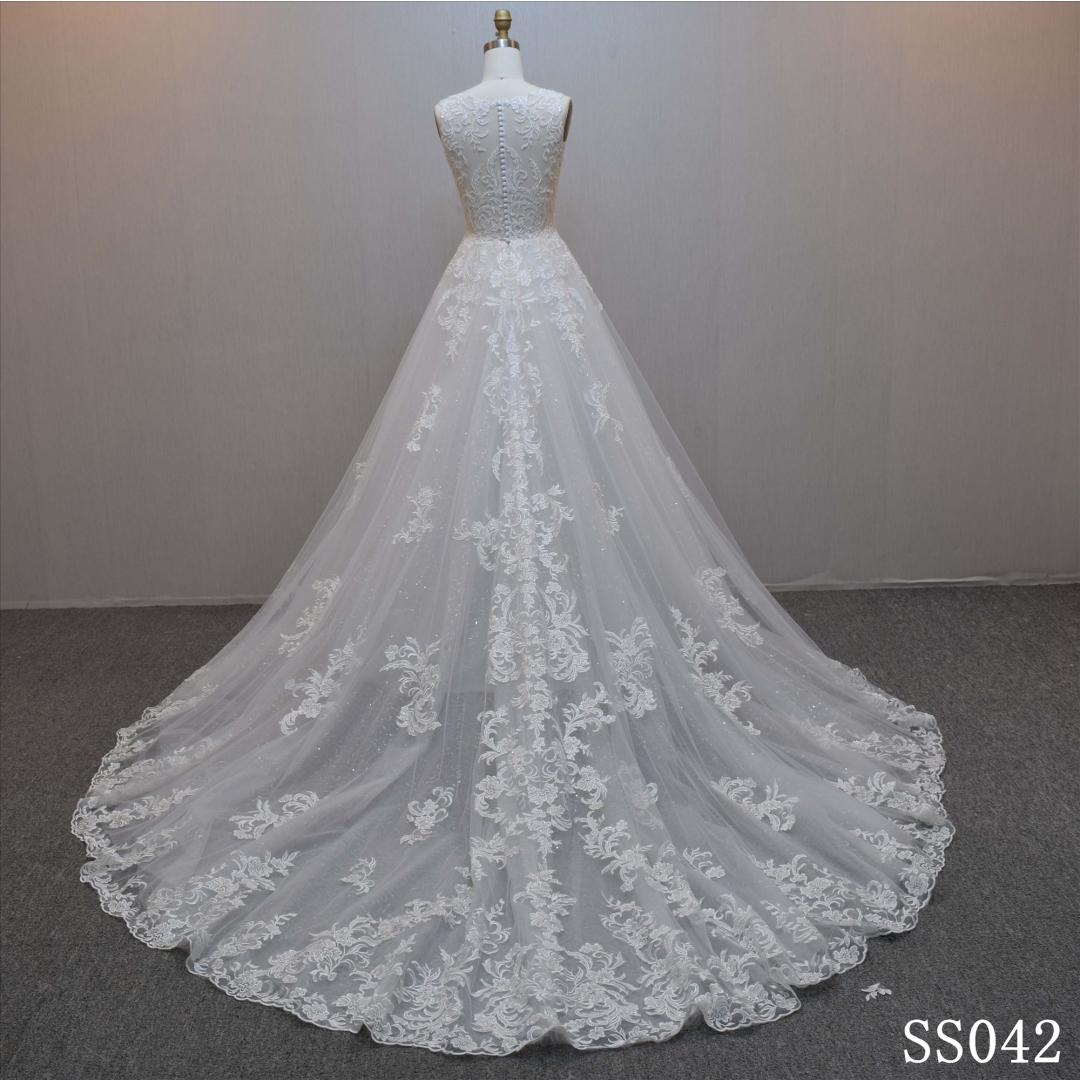 Plus size A-line bridal dress guangzhou factory made elegant Applique bridal dress