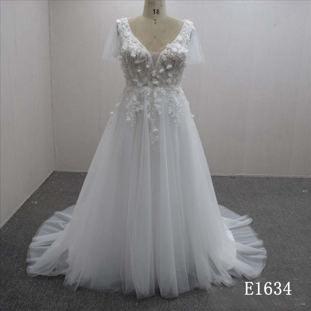 Short Sleeves V Neck Lace Flower Hand Made wedding Dress