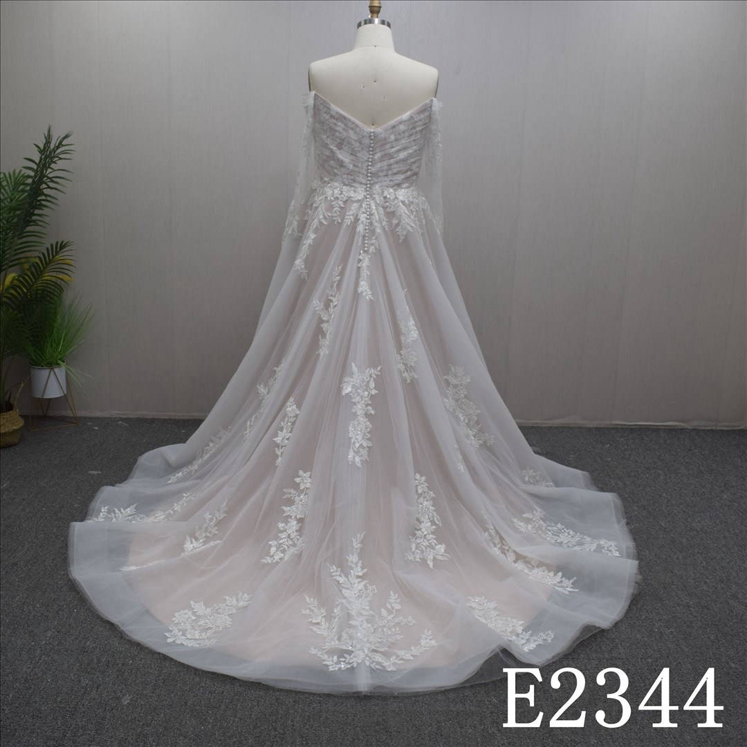 Simple Long sleeve A-line Lace Flower Sweetheart Hand Made wedding Dress