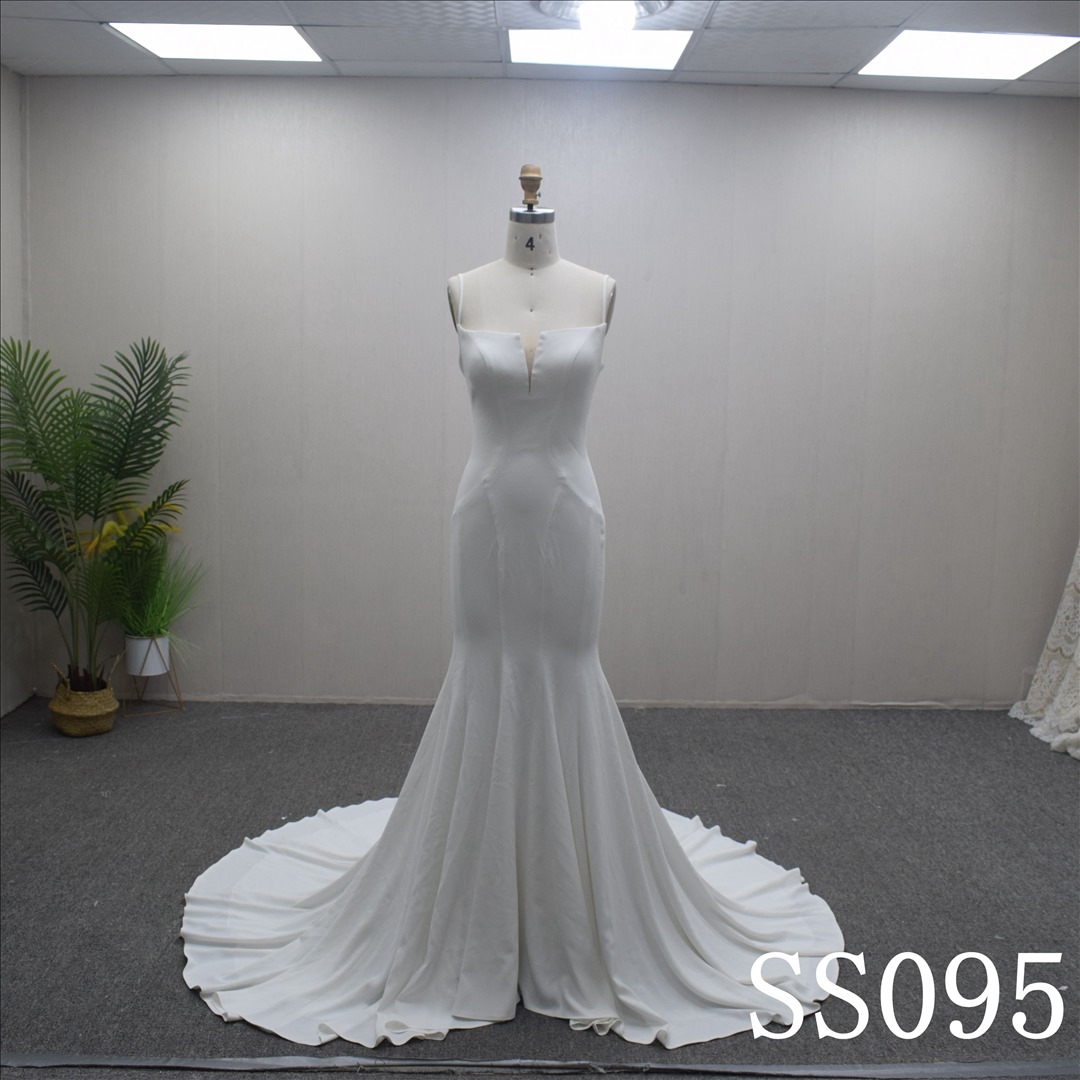 High Quality Elegant and simple Sleeveless  Wedding Dress