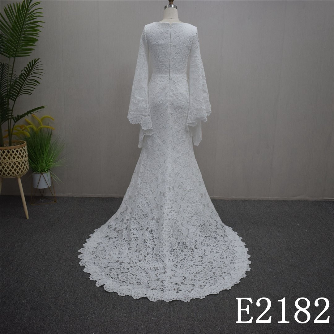 High Quality Elegant and simple Long Sleeves  Wedding Dress