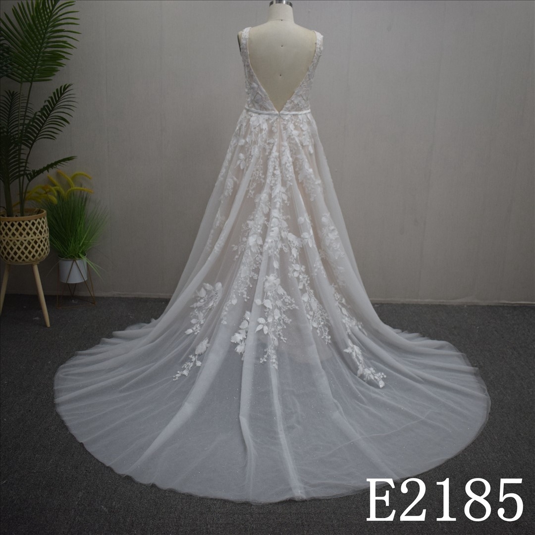 Gorgeous V-Neck Lace Flower  with backless Hand Made Bridal Dress