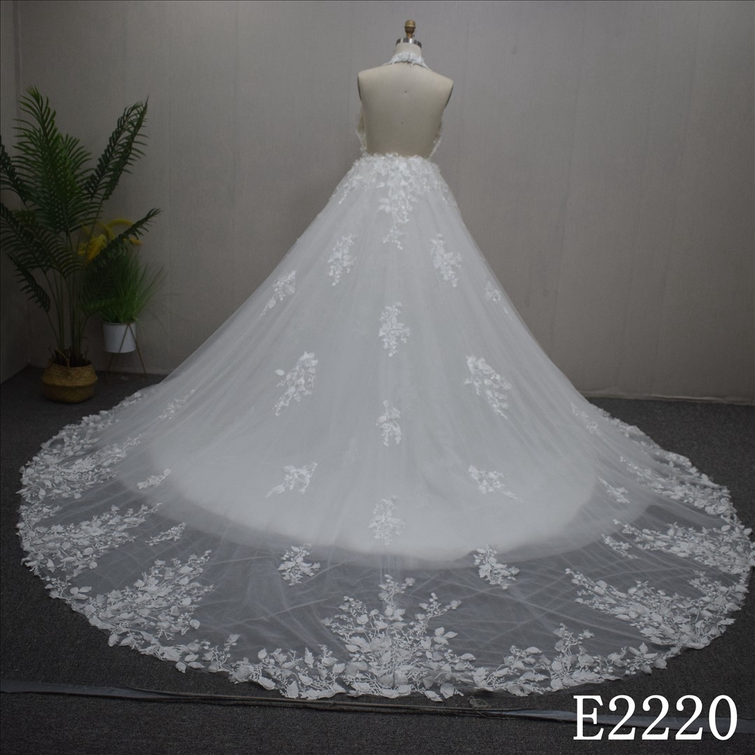 Elegant V-neck with Sleeveless handmade lace wedding dress