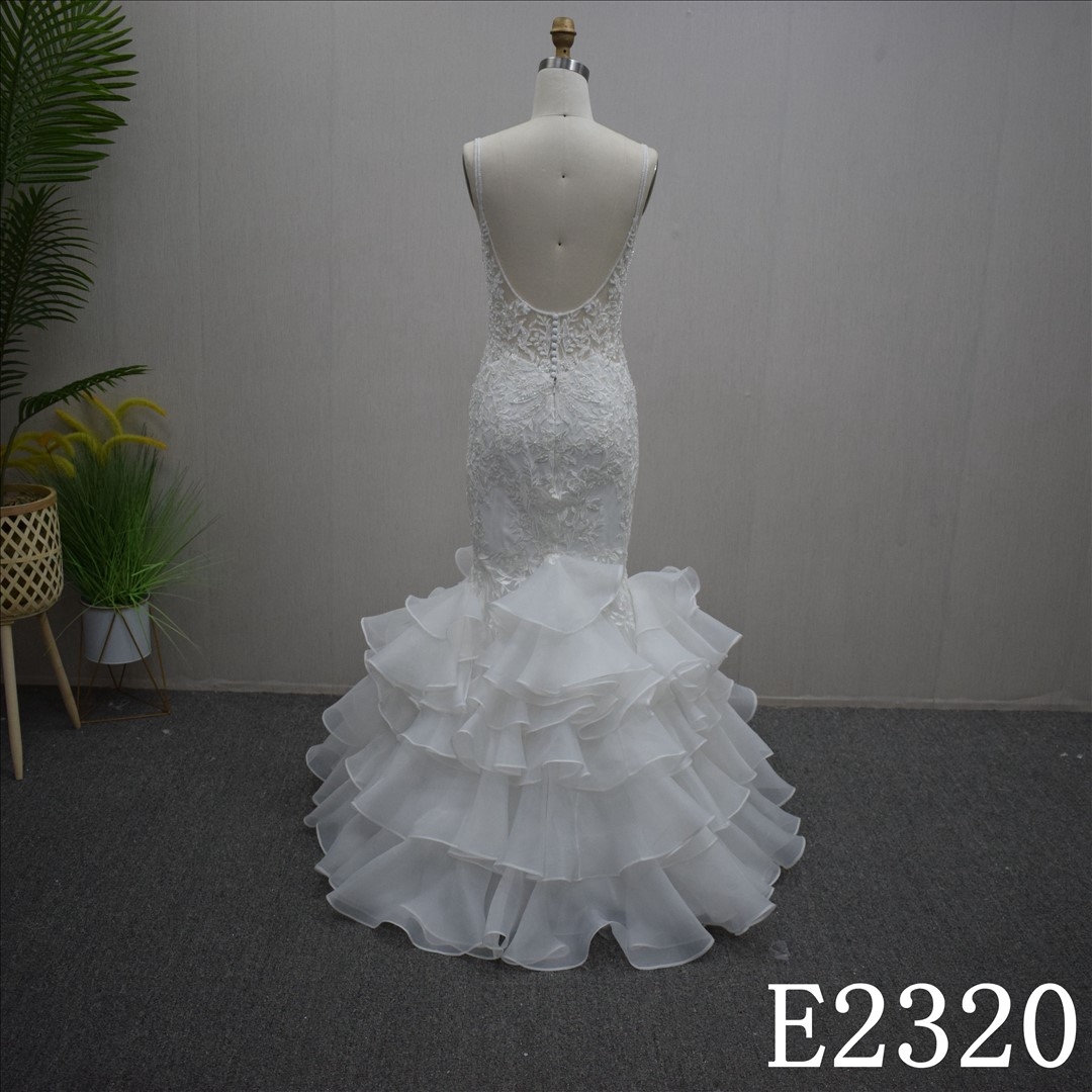 Best Sale Mermaid  princess V-neck  lace appliqued  wedding dress