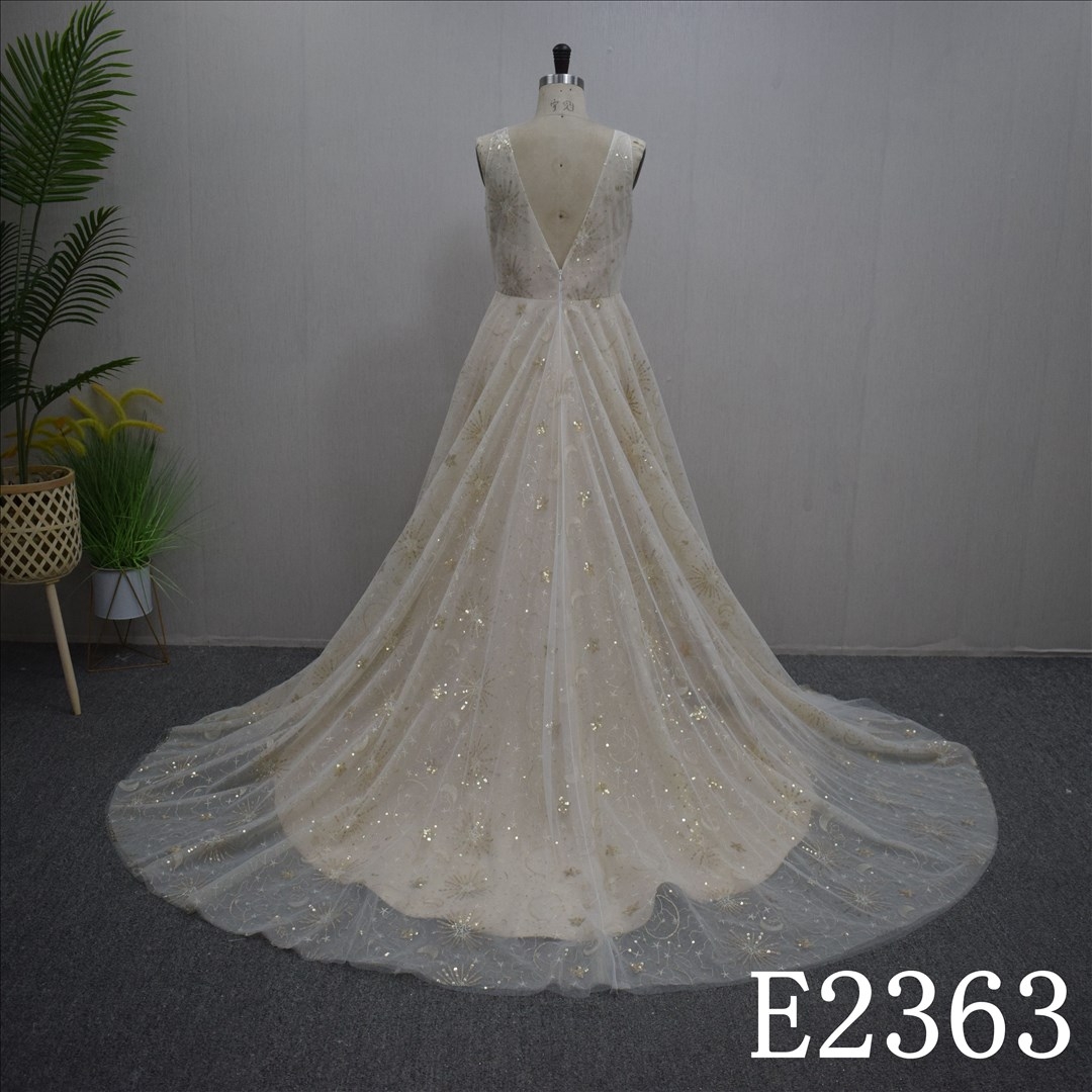 Simple A-line Backless Sleeveless With lace flower Hand Made Bridal Dress