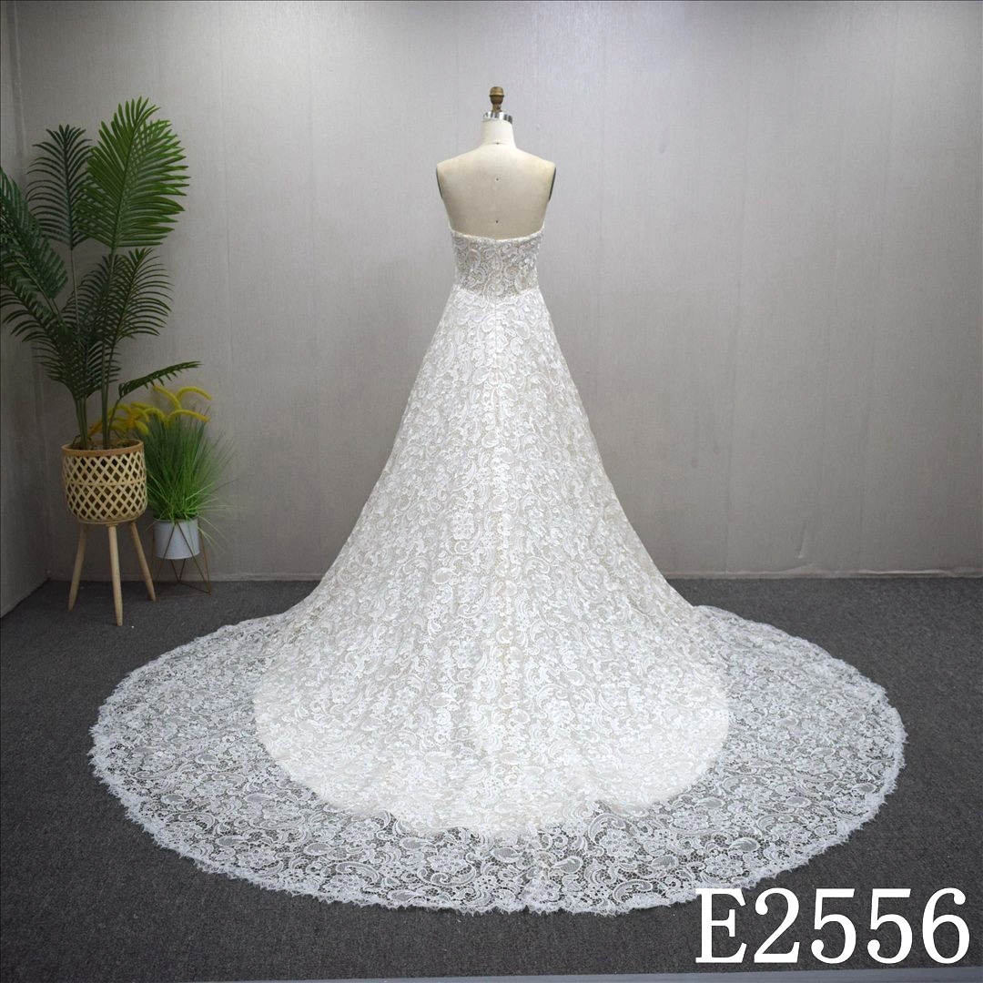 High Quality Luxury A Line Wedding Dress Embroidery Lace Sexy Deep V neck Gown for Bride