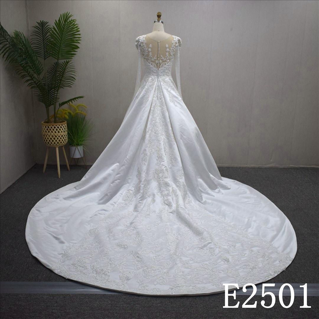 2024 New Long Luxury Sleeve Wedding Dress Elegant Ball Gowns For Bridal