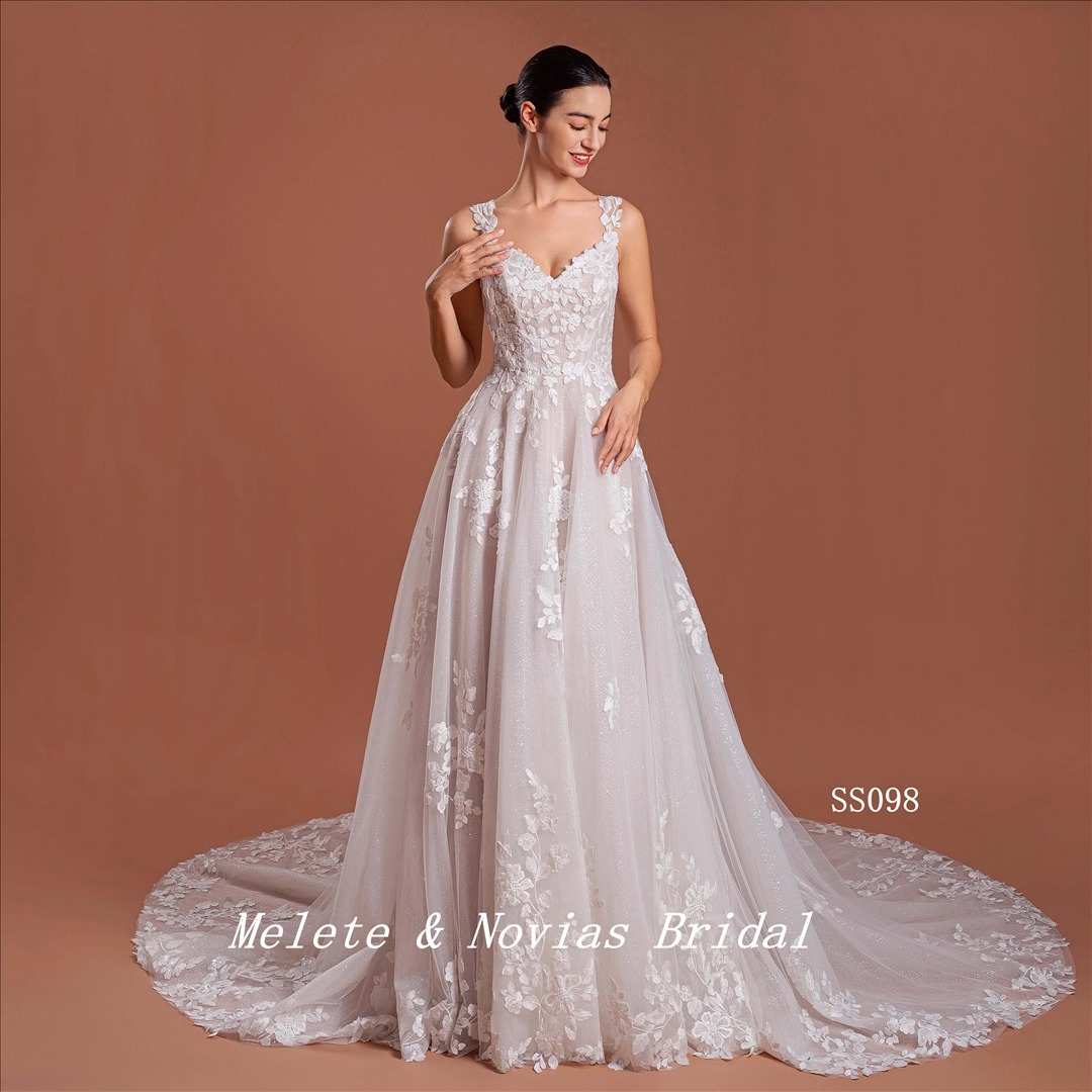 2024 High Quality V Neck Wedding Dress Lace Flower Elegant Bridal Gowns Bride Dresses