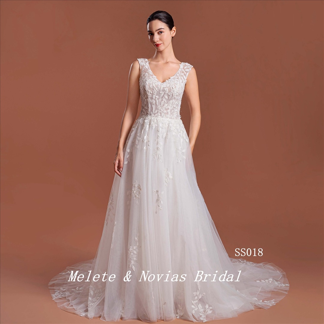 2024 New Wedding Dress Elegant V Neckline Lace Bridal Gown