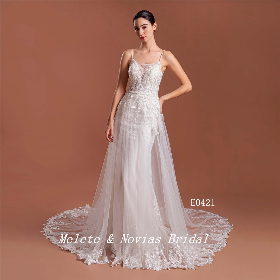 2024 V Neckline Wedding Dress Elegant Spaghetti Strap Bridal Gown