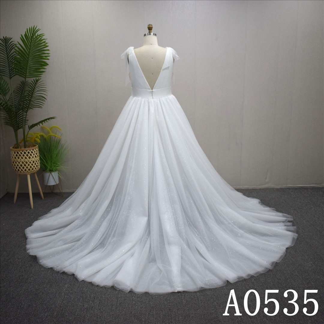 Elegant Wedding Dress V Neckline Bridal Gown