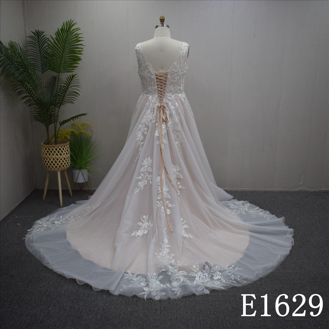 Elegant Lace Wedding Dress V Neckline Bridal Gown