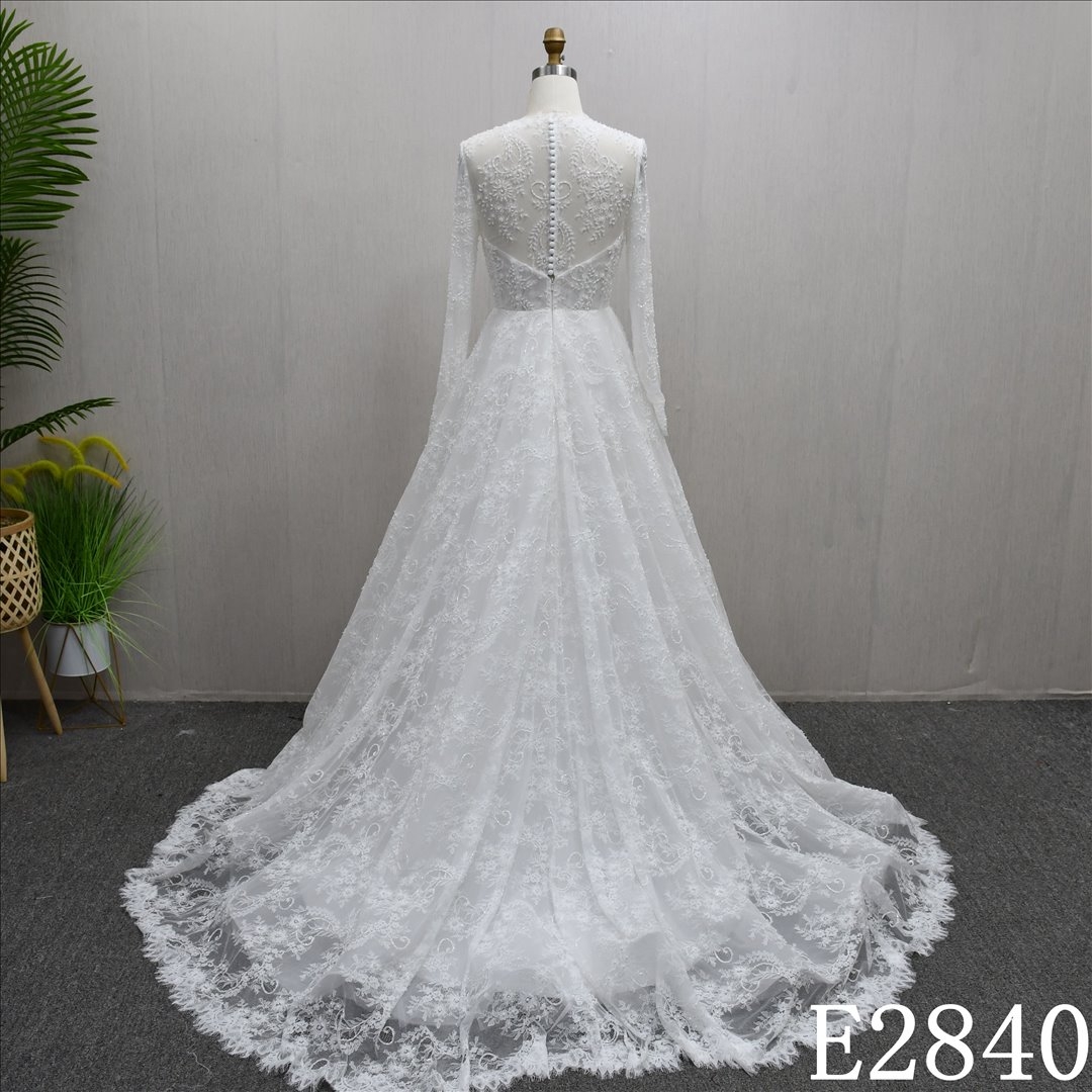 Elegant Long Sleeve Lace Wedding Dresses Applique Beaded A-Line Bridal Gowns