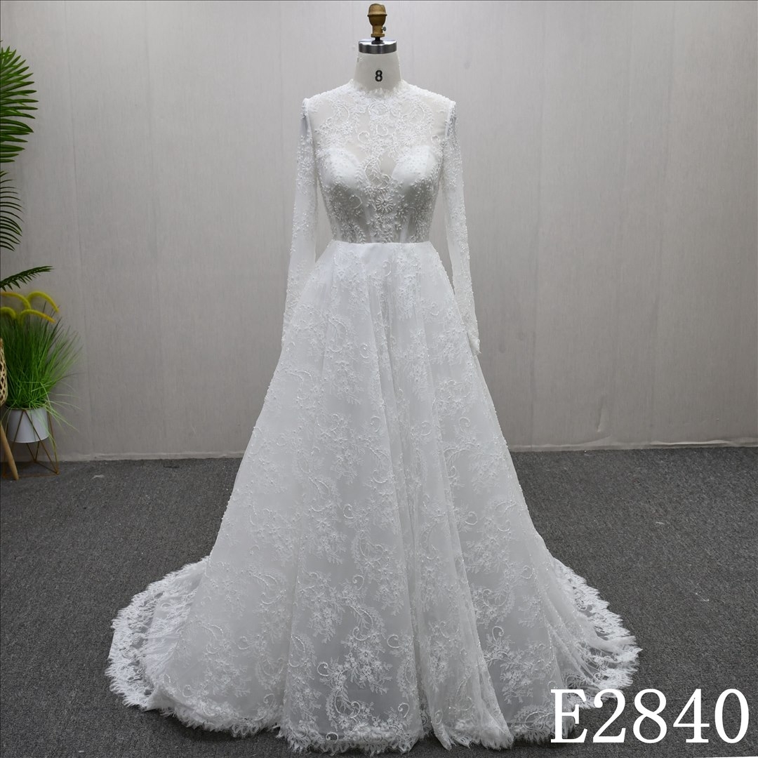 Elegant Long Sleeve Lace Wedding Dresses Applique Beaded A-Line Bridal Gowns