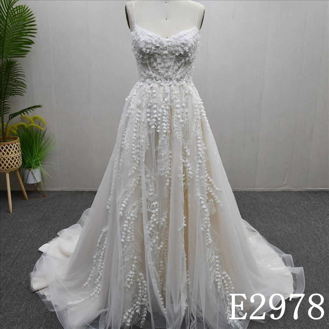 Luxury Lace 3D Flowers Wedding Dresses Beaded Bone A-Line Bridal Gowns