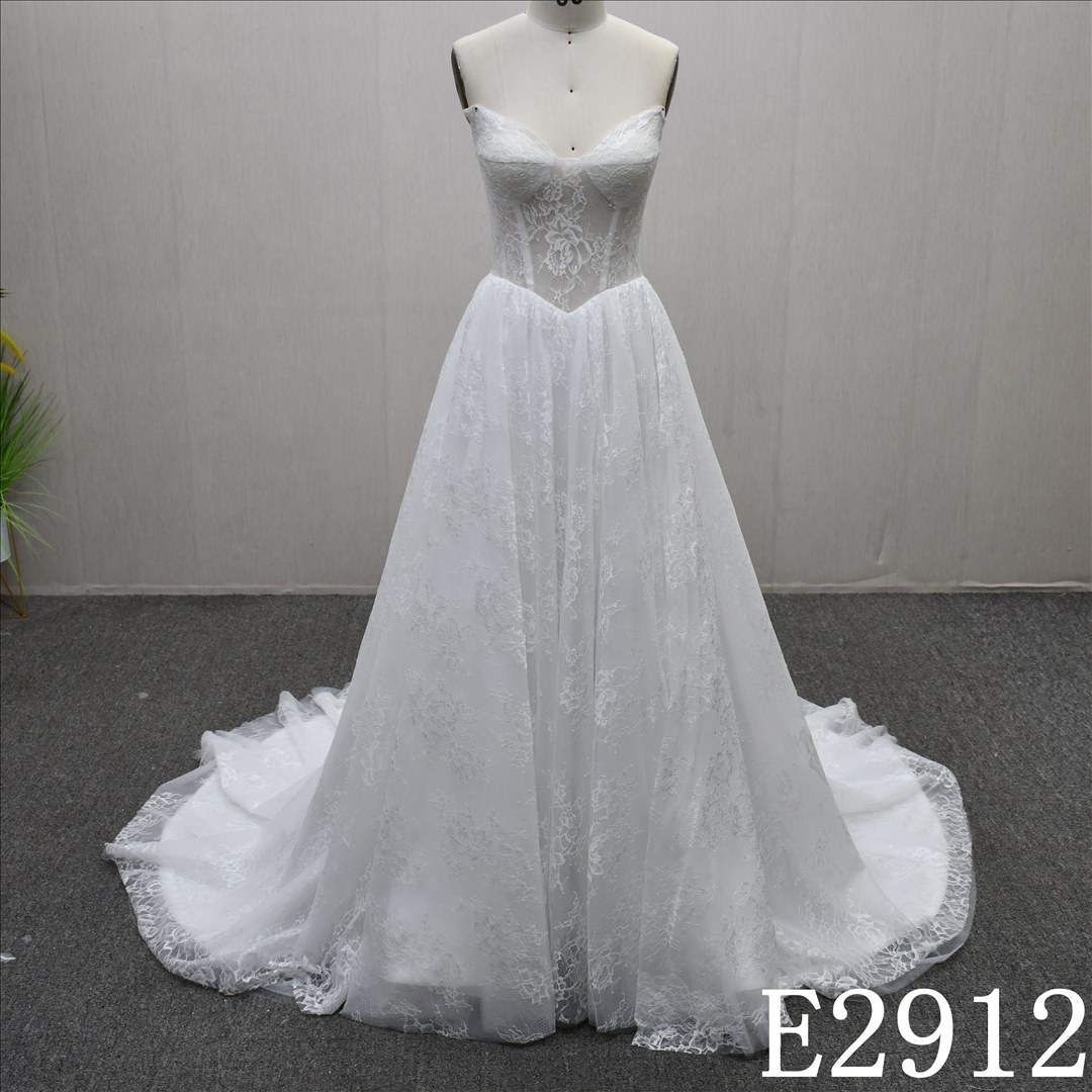 Elegant Strapless Applique Lace Wedding Dress Bone A-Line Unique Bridal Gowns