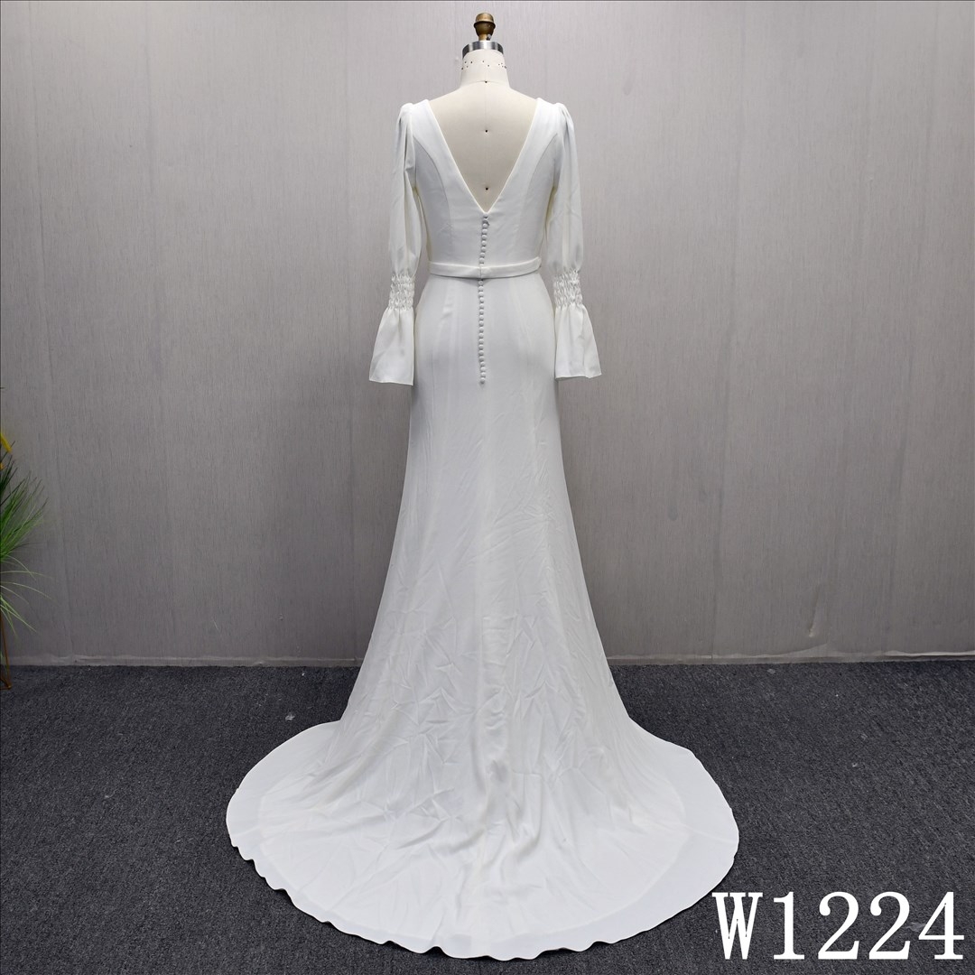 Elegant Plain Flared Long Sleeve Bridal Gowns Simple Sheath Wedding Dresses