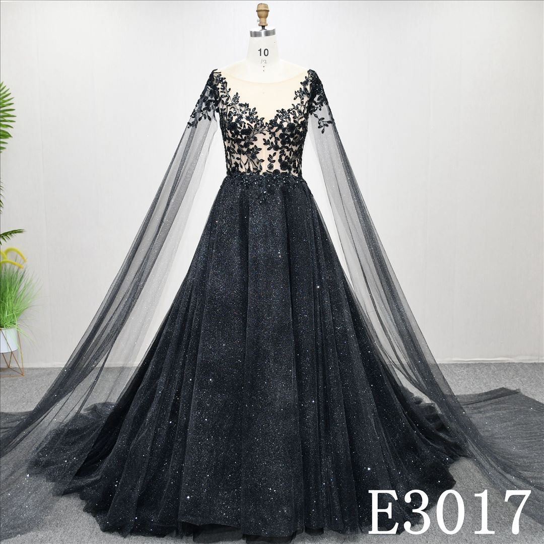 V-Neckline Black Tulle Applique Wedding Dress Bone Sequins Luxury Bridal Gowns