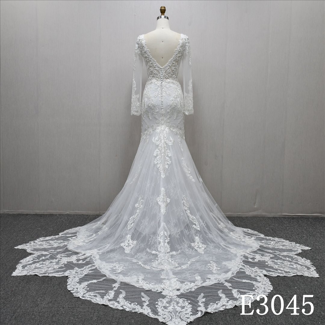 Long Sleeve V-Neckline Mermaid Wedding Dresses Applique Elegant Bridal Gowns