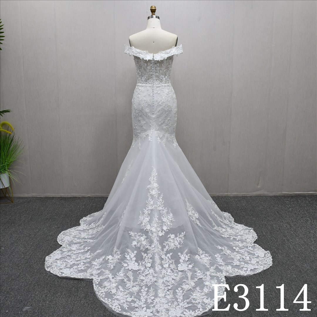 V-neckline Lace Mermaid Wedding Dresses Sequins Applique Elegant Bridal Gowns