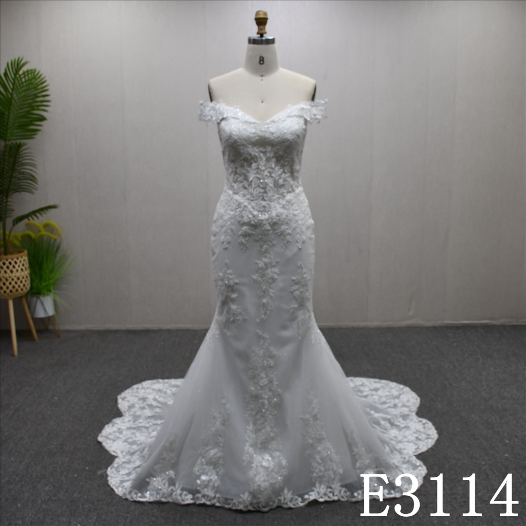 V-neckline Lace Mermaid Wedding Dresses Sequins Applique Elegant Bridal Gowns