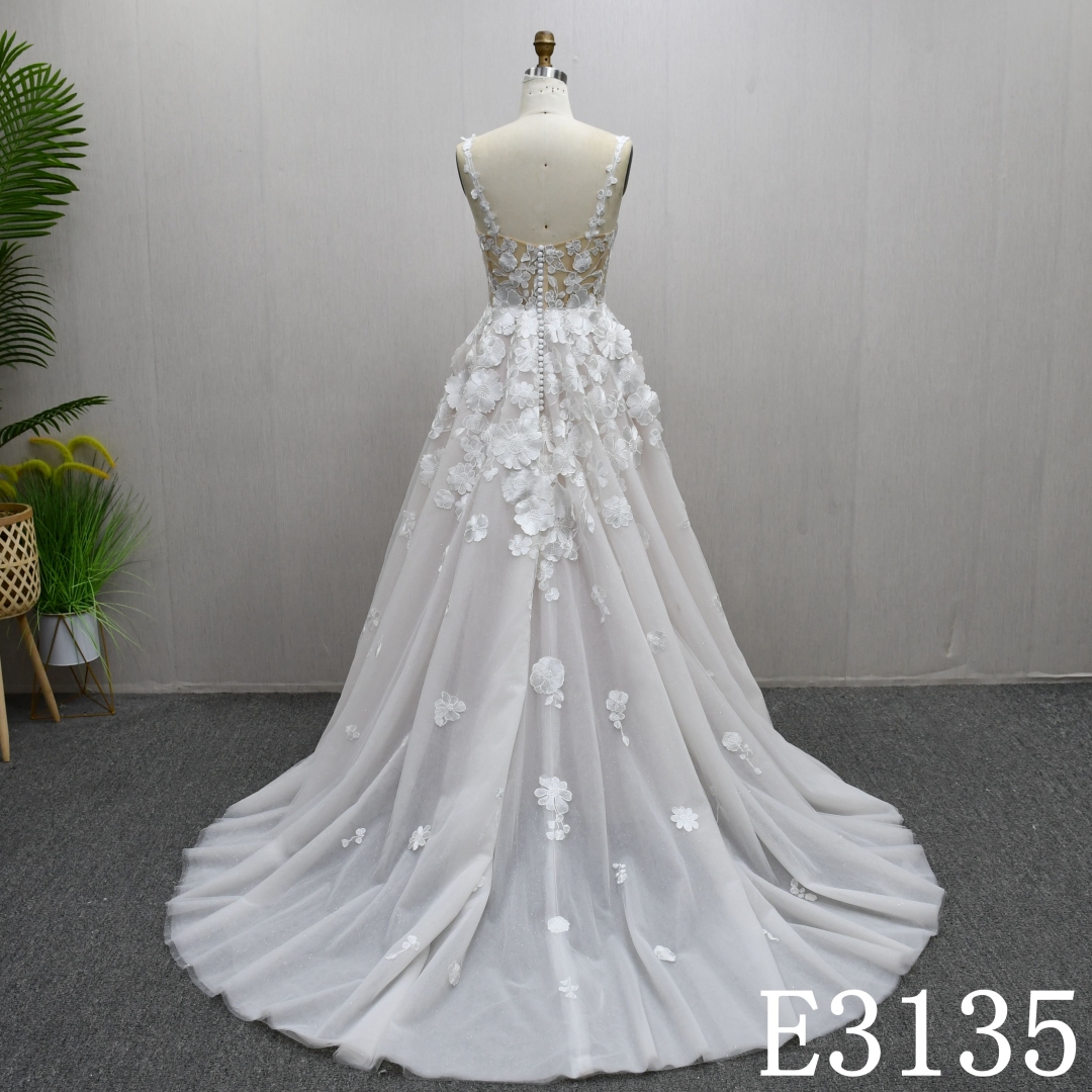 New Design Elegant Tulle Applique Wedding Dresses A-Line Ball Gown Bridal Gowns