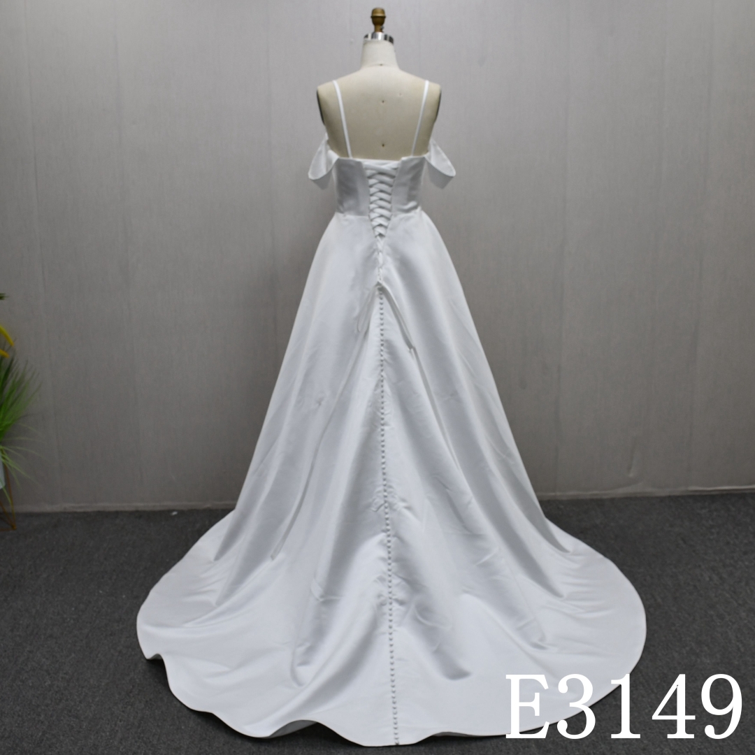 Elegant Plain Satin Pleated Bridal Gown A-Line Ball Gown Gentle Wedding Dresses