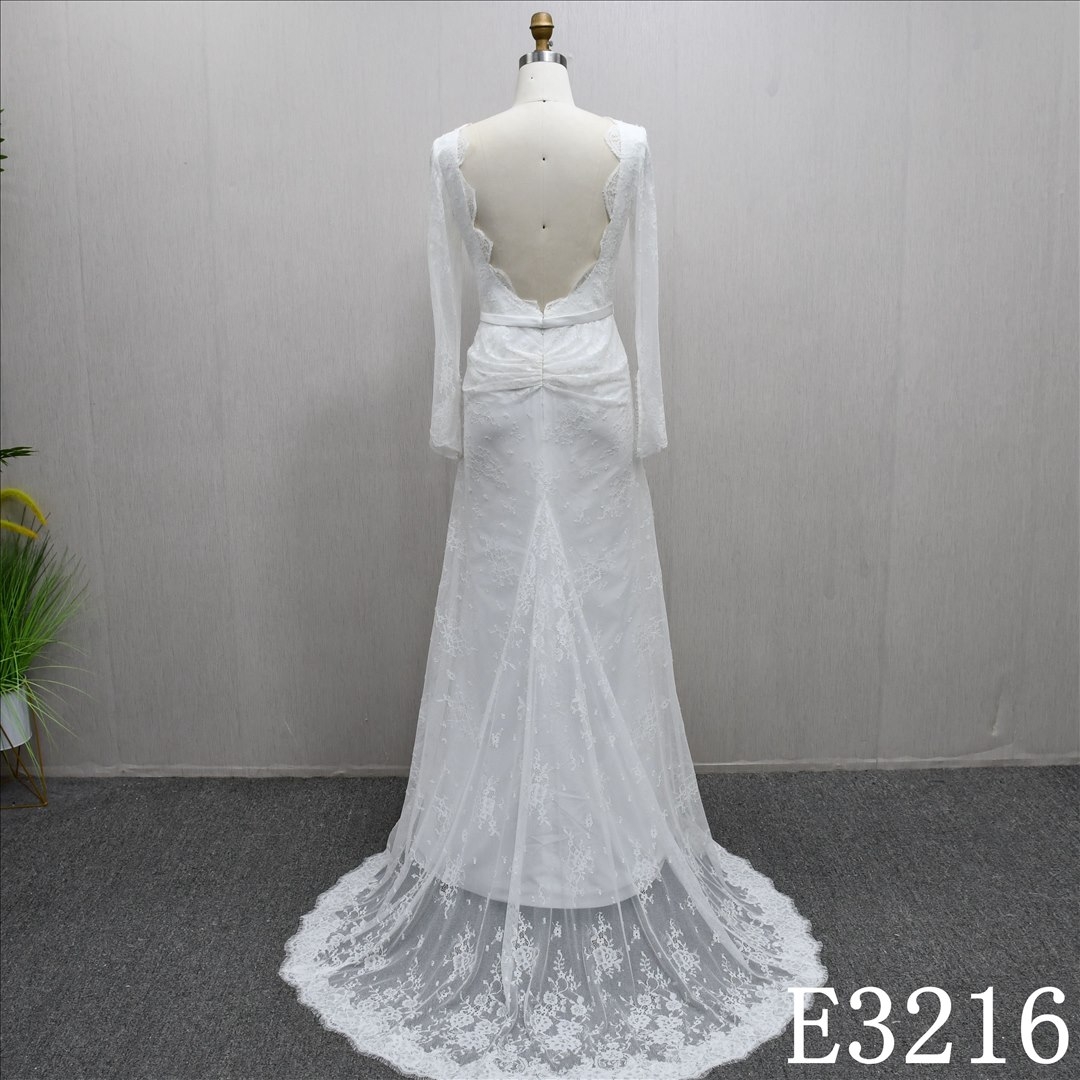 V-neck Lace Long Sleeve Applique Sheath Wedding Dress Elegant Bridal Gowns