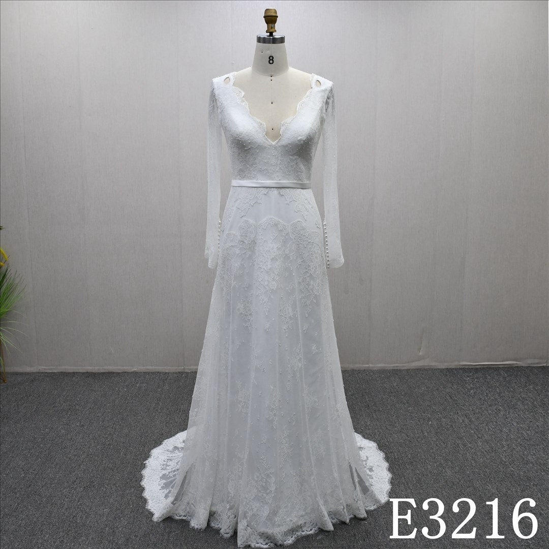 V-neck Lace Long Sleeve Applique Sheath Wedding Dress Elegant Bridal Gowns