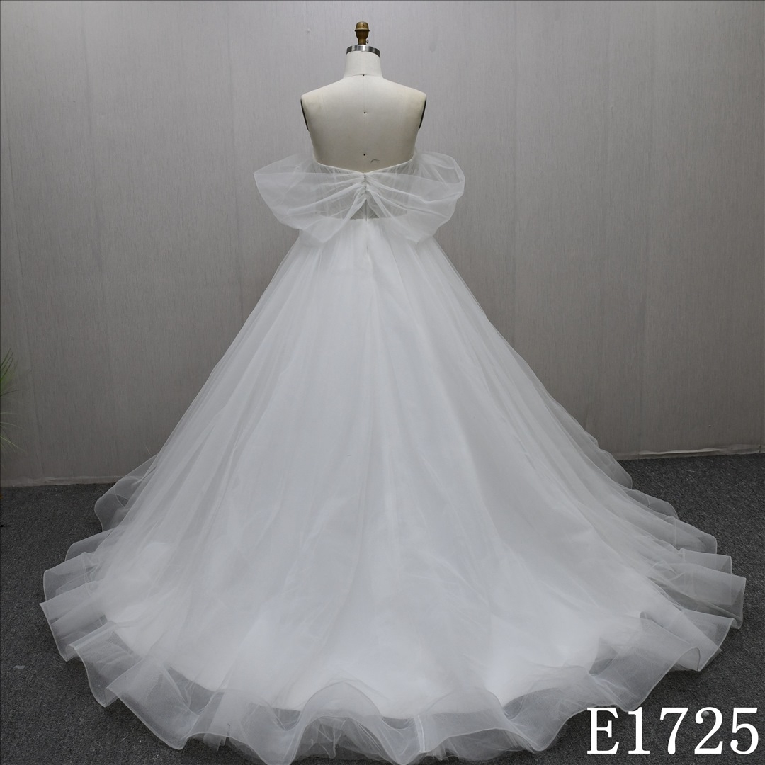 Elegant Sweetheart Beaded Ball Gown Wedding Dress High Quality Bridal Gown