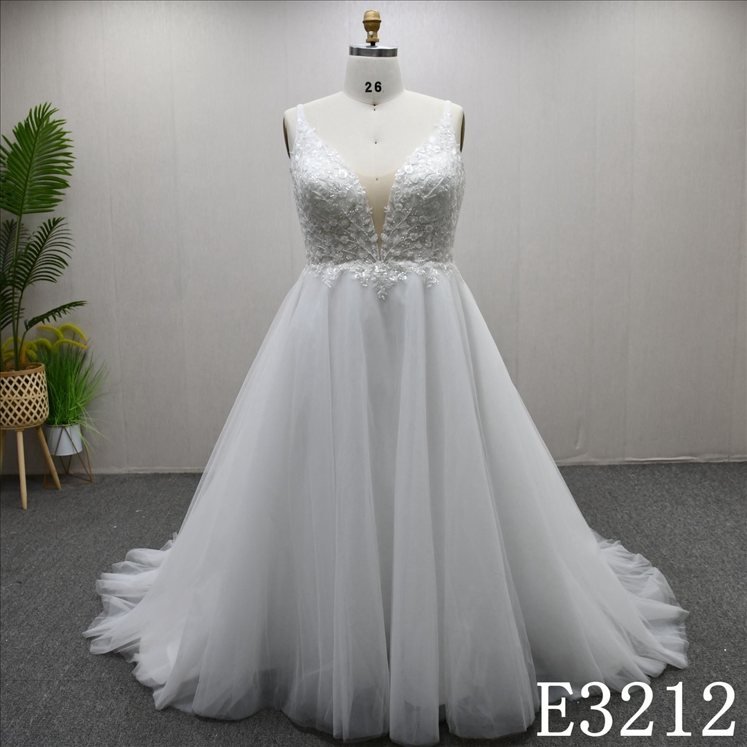 Lace Long Sleeve Elegant Premium Black V-Neck Applique Wedding Dress Bridal Gown