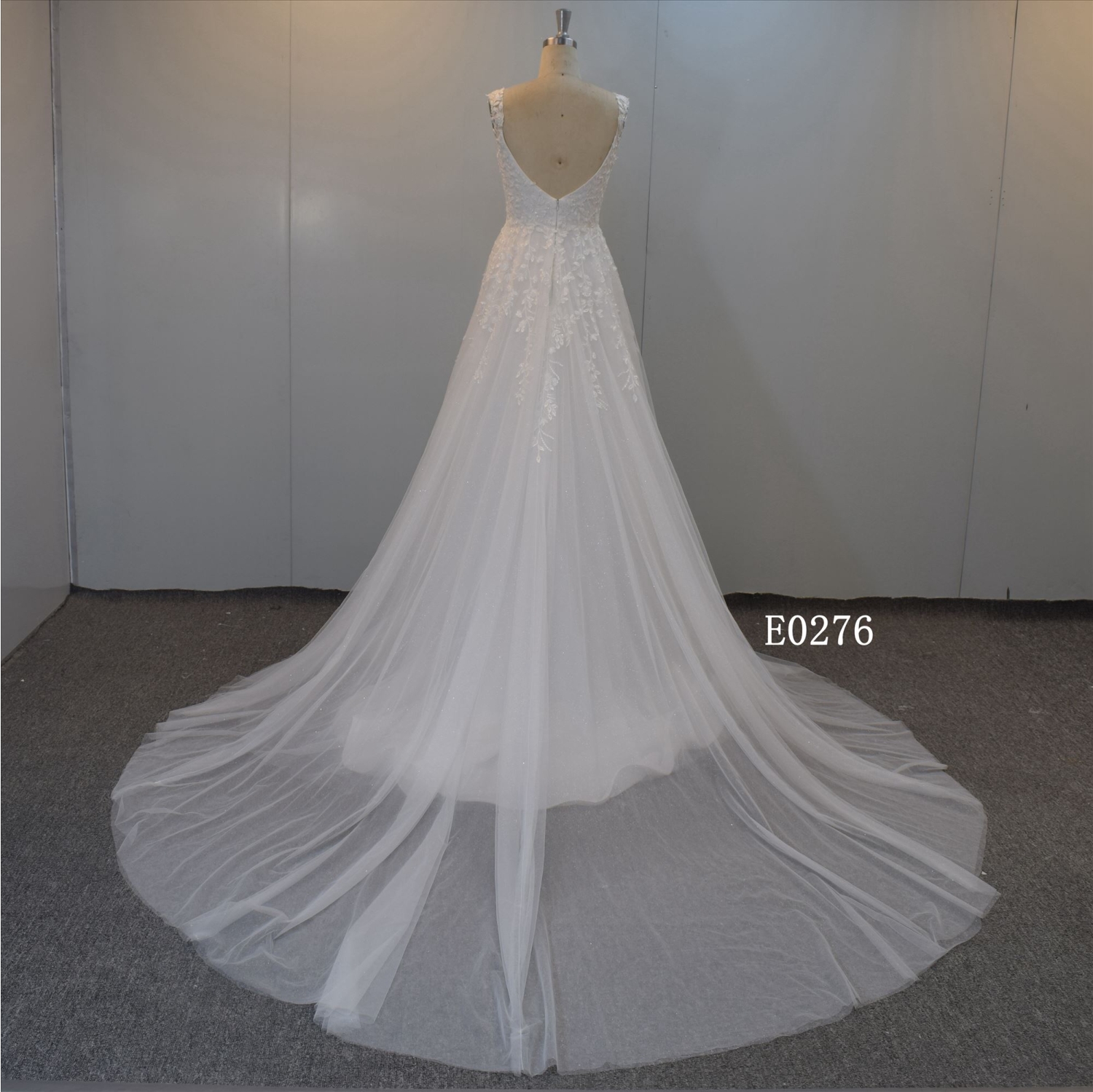 Sexy A Line Style Bridal Gown Hot Sell Tulle With Lace Bridal Dress Custom Fashion Sleeveless 