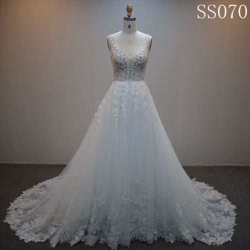 Lastest design A-line bridal dress guangzhou factory made Lace  bridal dress