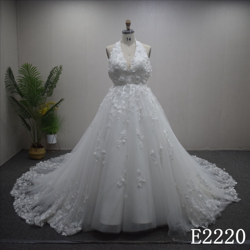 Elegant V-neck with Sleeveless handmade lace wedding dress