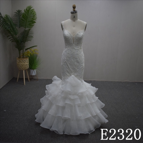 Best Sale Mermaid  princess V-neck  lace appliqued  wedding dress