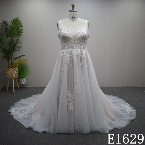 Elegant Lace Wedding Dress V Neckline Bridal Gown