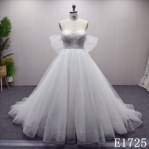 Elegant Sweetheart Beaded Ball Gown Wedding Dress High Quality Bridal Gown